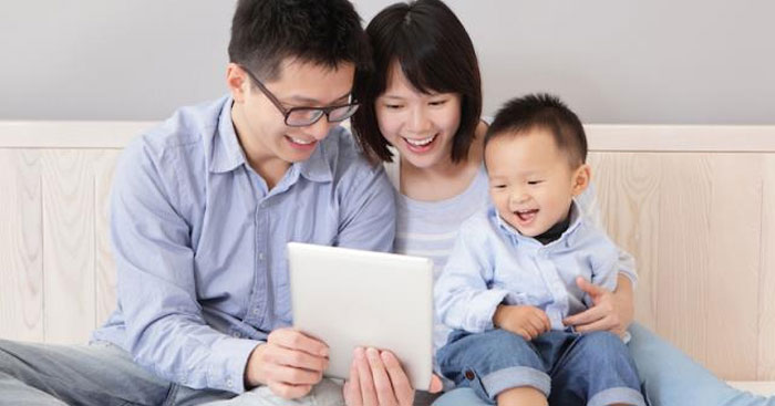 Nghị luận về mối quan hệ giữa cha mẹ và con cái hiện nay (Dàn ý + 3 mẫu) -  Tin Tức Tiny