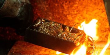 Dẫn chứng câu tục ngữ Lửa thử vàng gian nan thử sức (3 mẫu)