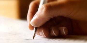 Ý nghĩa nhan đề bài thơ Lá Diêu Bông (2 mẫu)