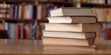 Đề thi vào 10 môn Toán năm 2025 – 2026 trường THPT Chuyên Quảng Bình